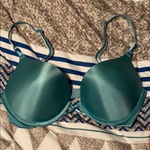 Padded underwire bra